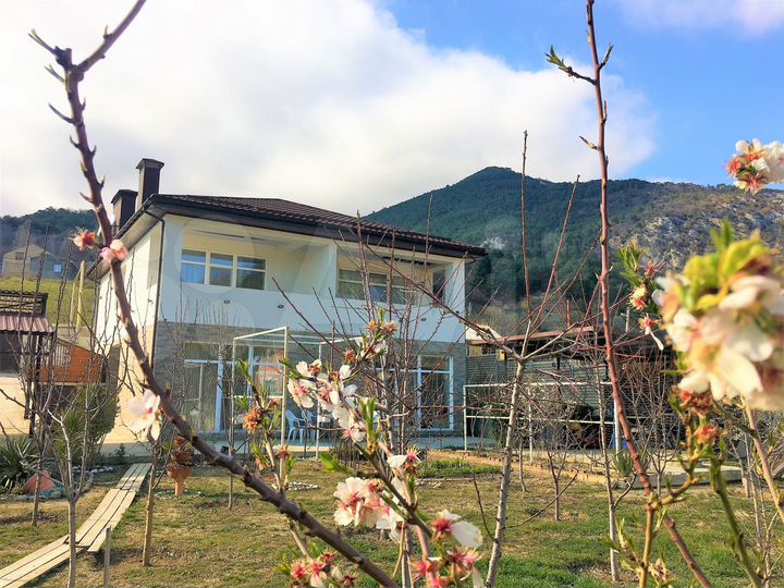 Дом 240 м² на участке 10 сот.