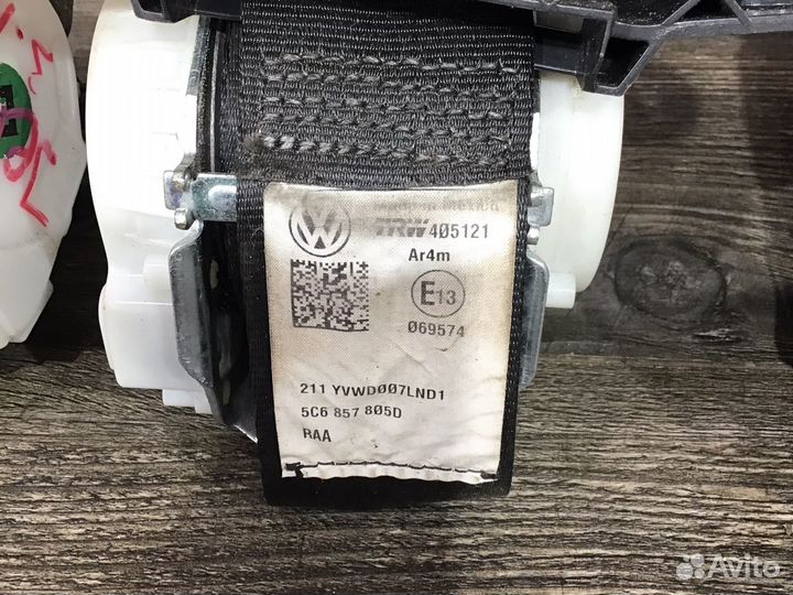 Ремни безопасности задние Volkswagen Jetta 6