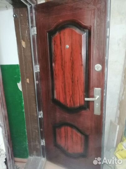 Дверь входная металлическая левая бу