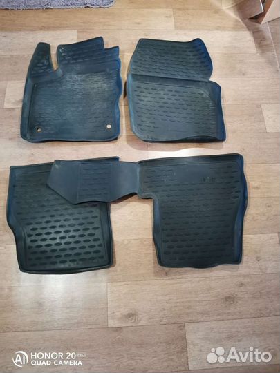 Автомобильные коврики резиновые
