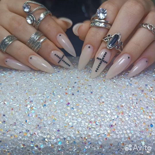 Маникюр педикюр