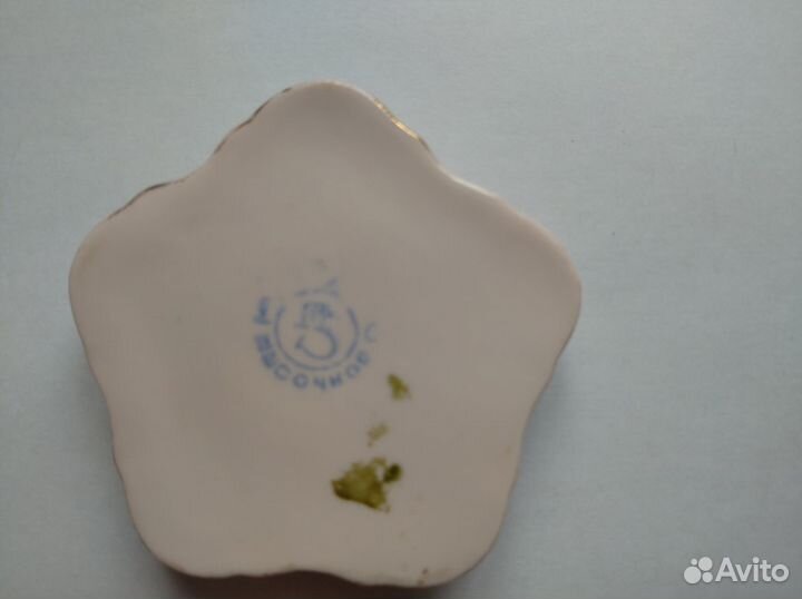 Пудреницу продам