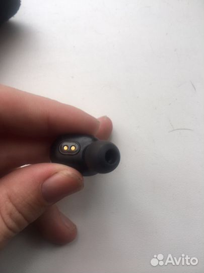 Беспроводной наушник