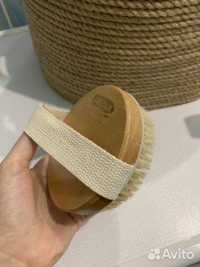 Новая щетка для сухого массажа