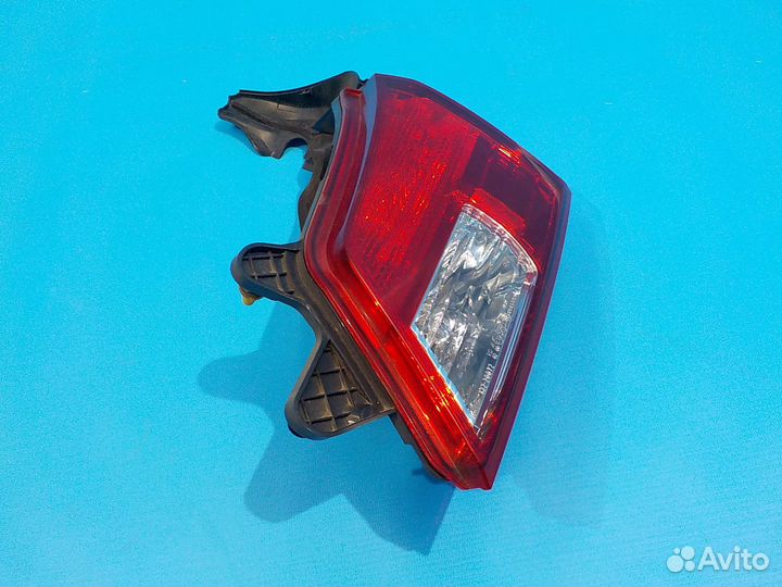 Фонарь задний правый внутренний Subaru Legacy Outb