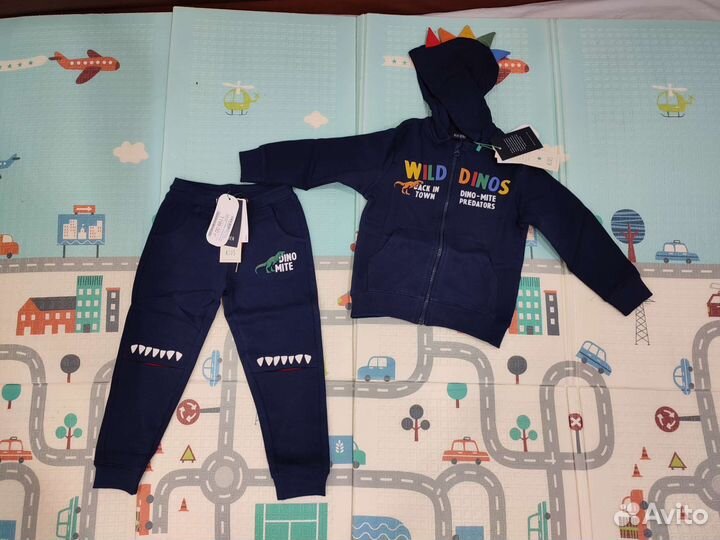 Новый костюм для мальчика 98 Blue seven