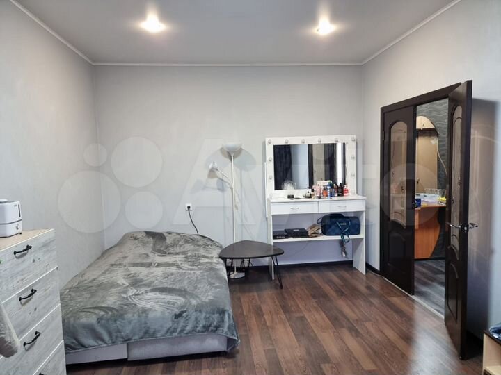 2-к. квартира, 58 м², 4/9 эт.