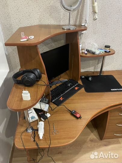 Компьютерный стол