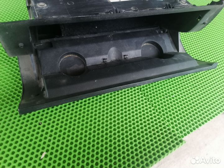 Бардачек Шкода Фабия 1