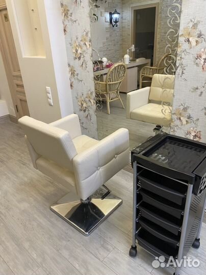 Сдам в аренду парикмахерское кресло