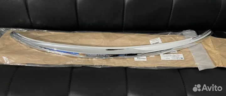 Молдинг капота передний Toyota Camry V55 2014-2018