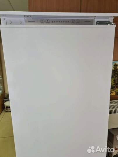 Встраиваемый холодильник новый