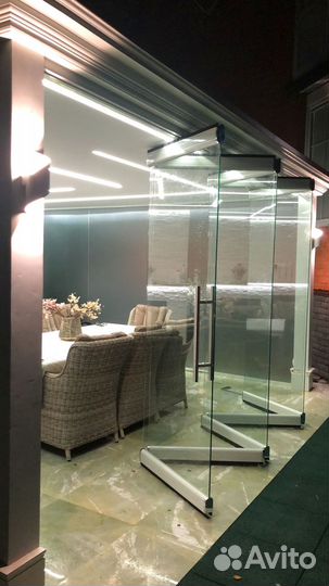 Безрамное остекление ресторанов