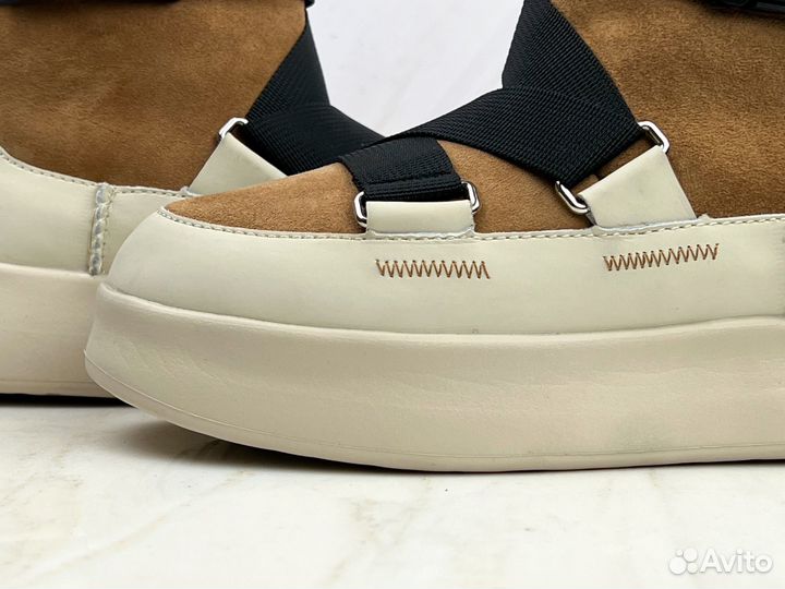 Ботинки UGG Boom Buckle Boot Chestnut