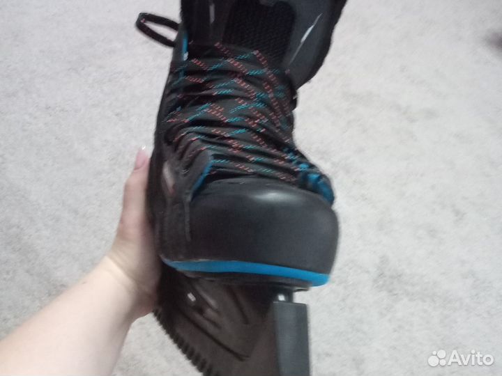 Коньки хоккейные