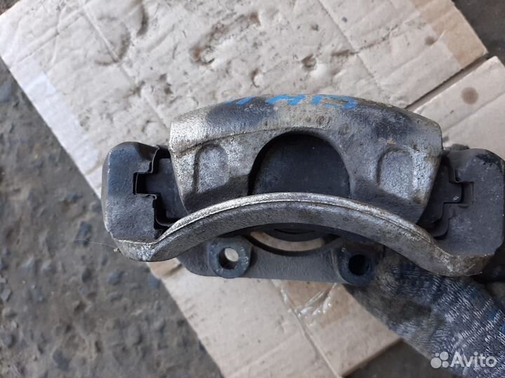 Передний правый тормозной суппорт Daewoo Nexia