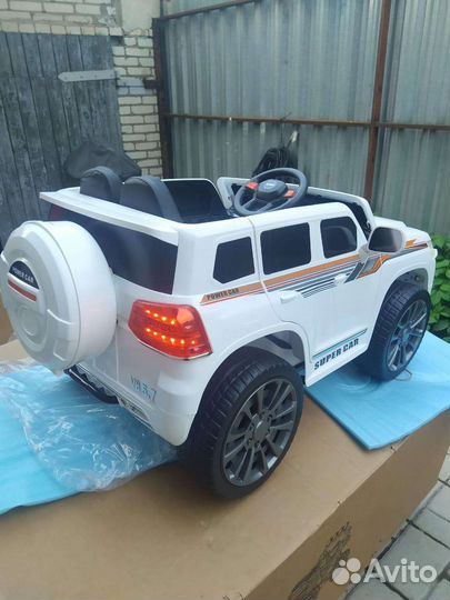 Детский электромобиль новый