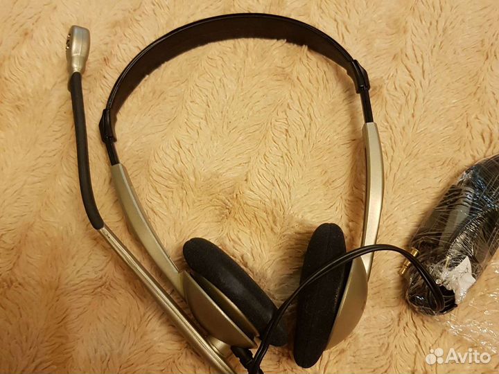 Гарнитура. Наушники с микрофоном Koss