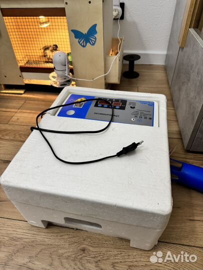 Продам инкубатор для яиц