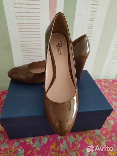 Продам туфли Respect р39, кожа лак новые