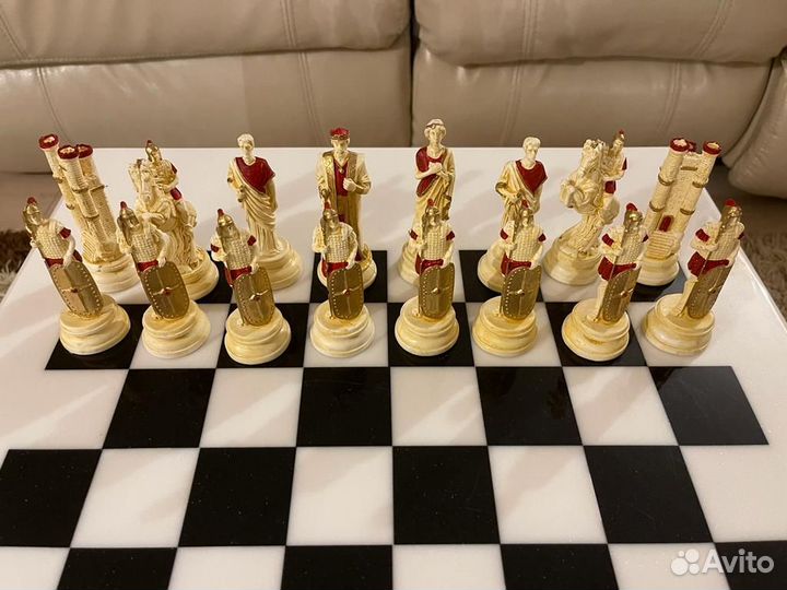 Шахматы коллекционные и стол из дикого камня