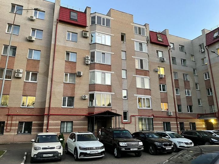 3-к. квартира, 120 м², 4/6 эт.