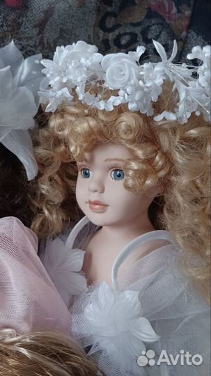 Кукла фарфоровая