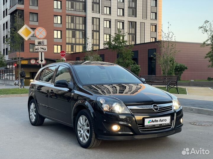 Opel Astra 1.8 МТ, 2013, 56 000 км