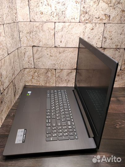 Lenovo на i5-8300H до 4.00GHz + 17.3 IPS