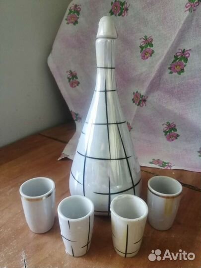 Гусь с рюмками