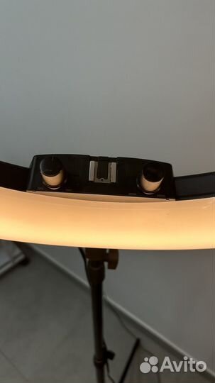 Кольцевая лампа со штативом