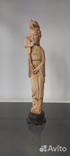 Статуэтка из кости