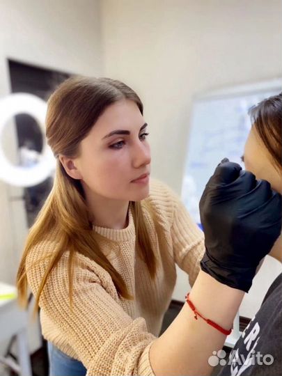 Мастер бровист