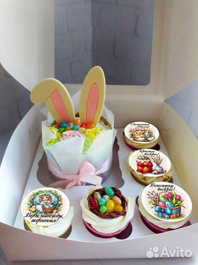 Вкуснейший набор из кулича и капкейков