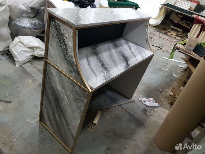 Стойка ресепшн покраска под мрамор честер