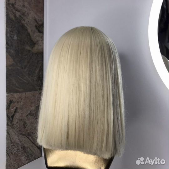 Парик на сетке блонд каре