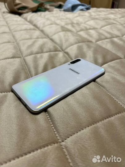 Samsung Galaxy A50, 4/64 ГБ