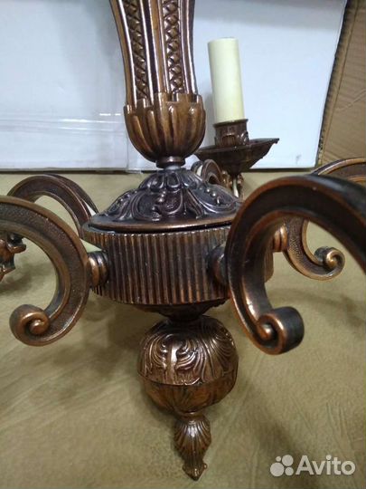 Продам люстру