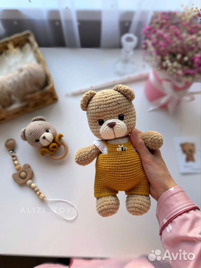 Плюшевый мишка вязаный
