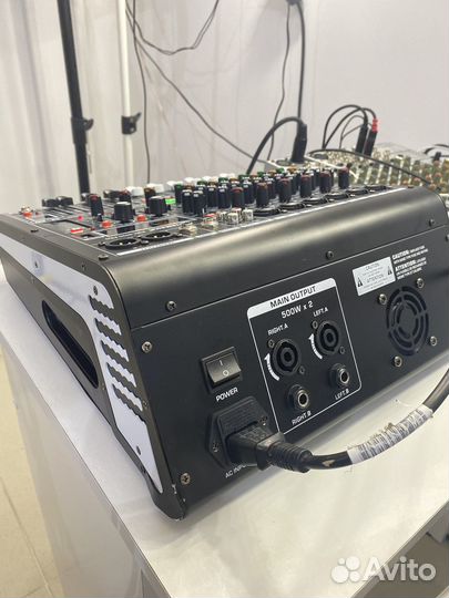 Продаю микшерный пульт Yamaha новый