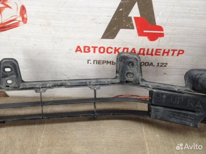 Решетка бампера правая Toyota Land Cruiser 200