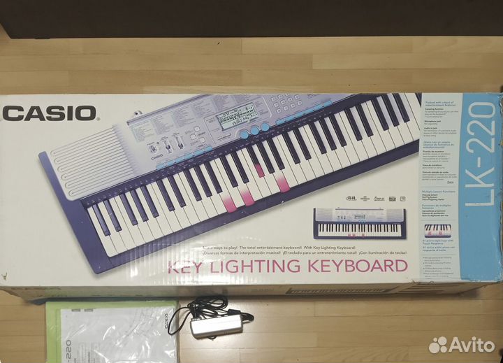 Синтезатор Casio LK-220