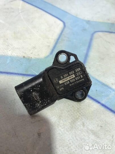 Датчик абсолютного давления 038906051B