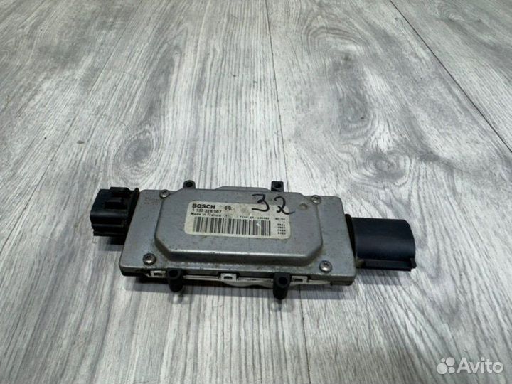 Блок управления вентилятором Ford Focus 3 pnda