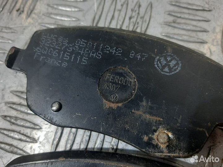 Колодки тормозные передние Volkswagen Polo MK4