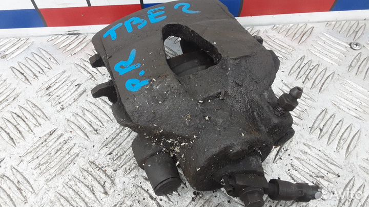 Суппорт передний правый Volkswagen Polo 4 2002