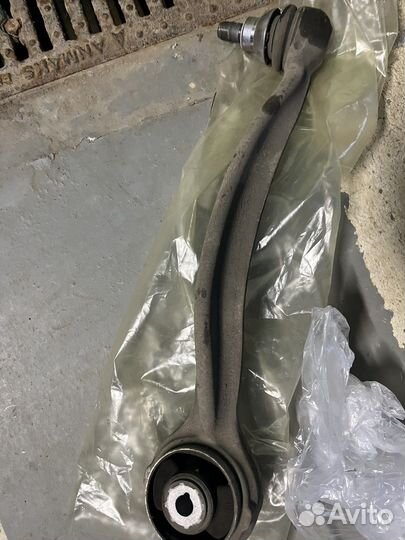 Рычаги передние продольные w213