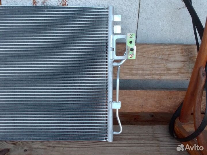 Кия Соренто Радиатор кондиционера 976062P600