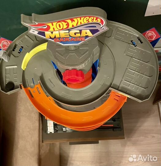 Парковка гараж хот вилс Hot Wheels