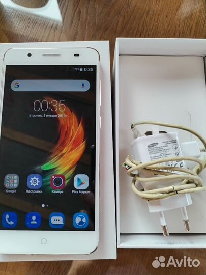 ZTE Blade A610 Plus, 2/16 ГБ